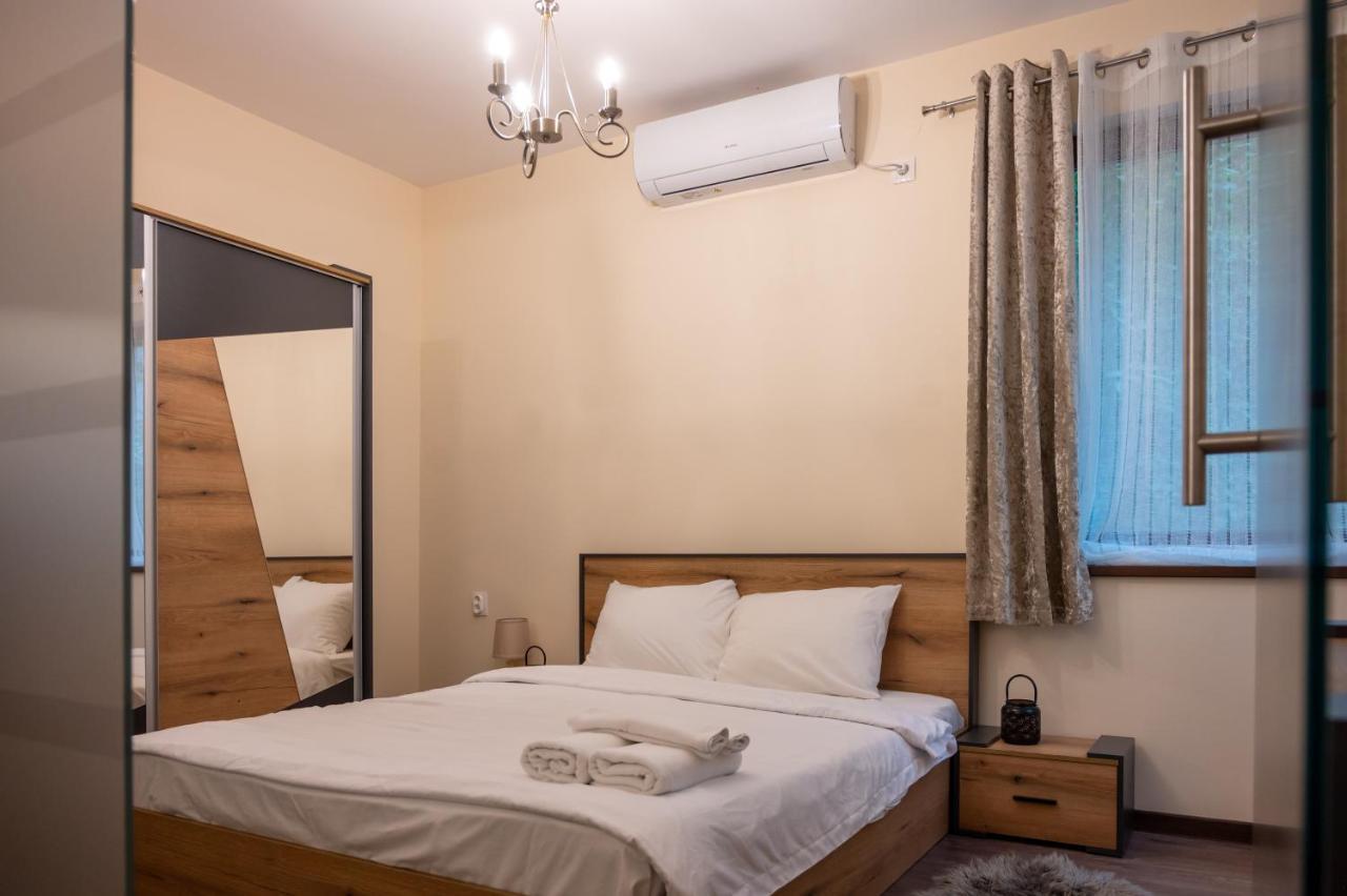 Design 1Bdr Apartment In Top Center - Free Parking Sofia Ngoại thất bức ảnh